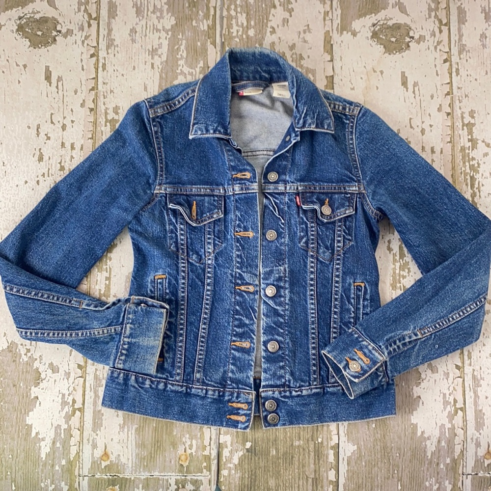 Retro Levi’s jean jacket red tan blue denim jacket women’s sz small